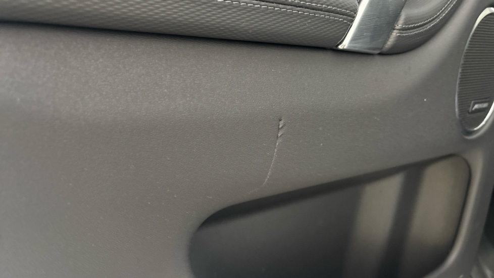 LAND ROVER DISCOVERY SPORT scuff