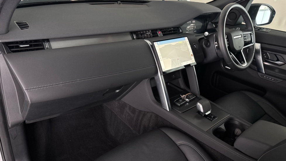 LAND ROVER DISCOVERY SPORT Image 10