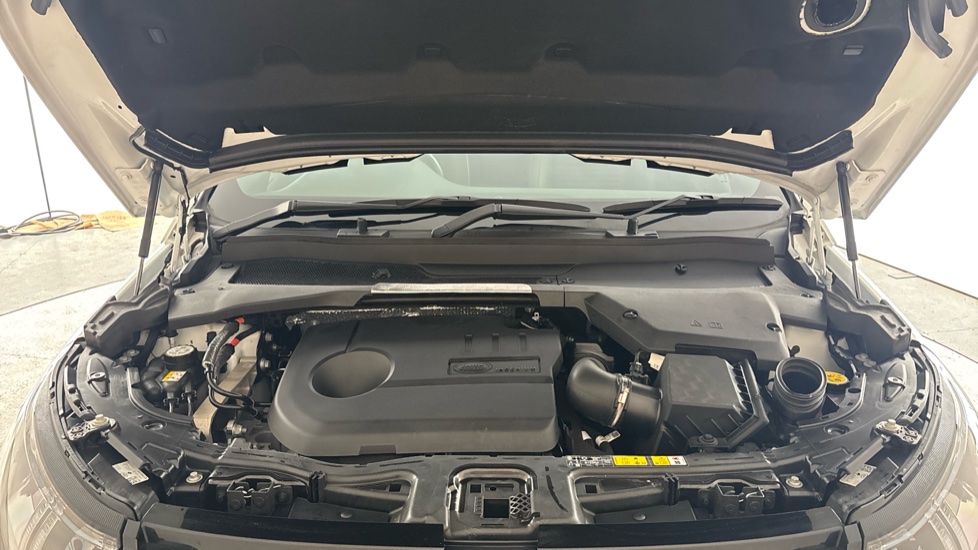 LAND ROVER DISCOVERY SPORT Image 16