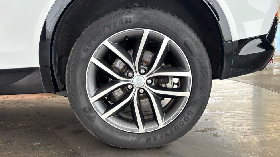 LAND ROVER DISCOVERY SPORT Image 18