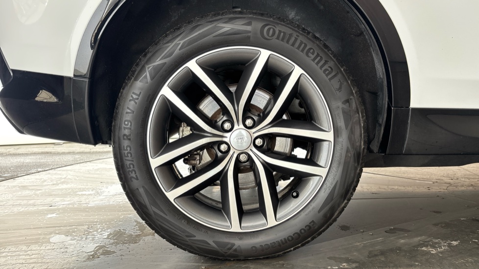 LAND ROVER DISCOVERY SPORT Image 19