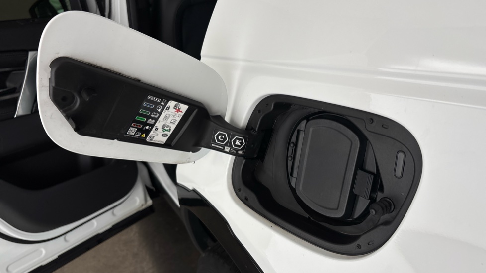 LAND ROVER DISCOVERY SPORT Image 21
