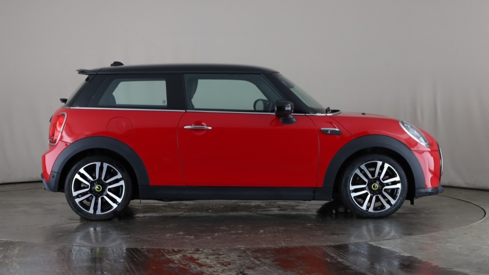 MINI HATCHBACK Image 6
