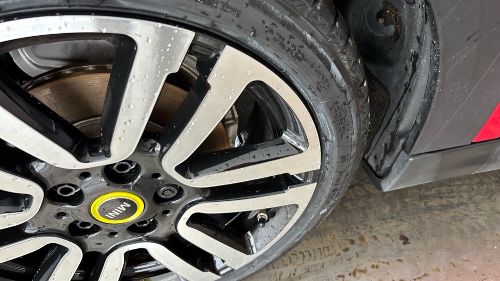 MINI HATCHBACK scuff