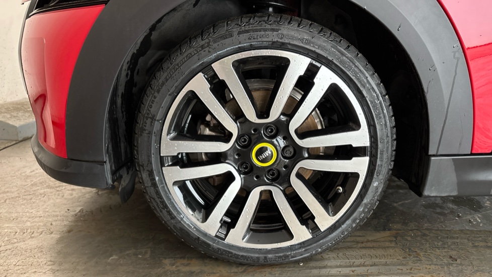 MINI HATCHBACK Image 17