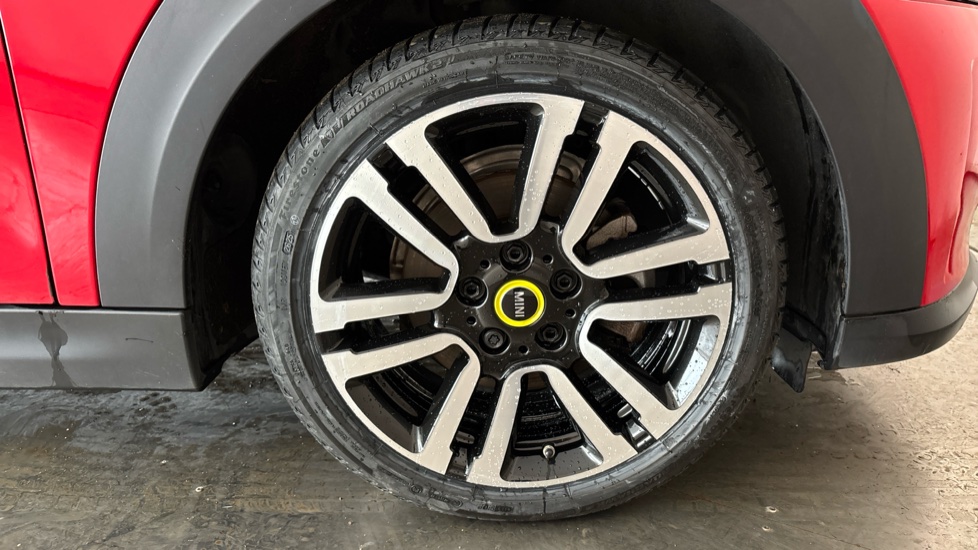 MINI HATCHBACK Image 20