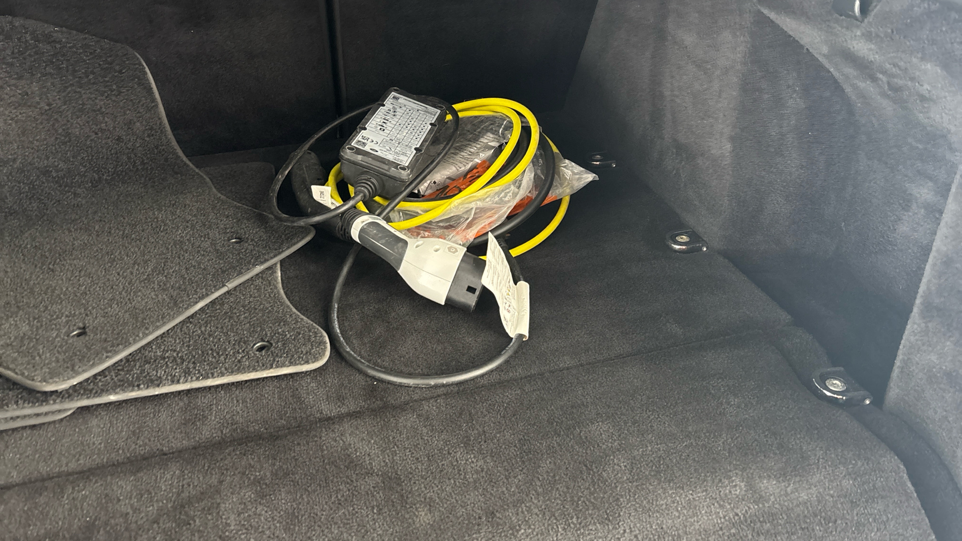 4027791 2.0 P400e HSE Dynamic Black 5dr Auto