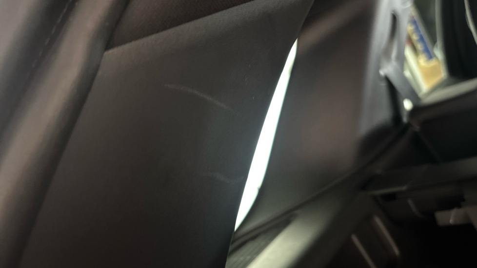 LAND ROVER DISCOVERY SPORT scratches