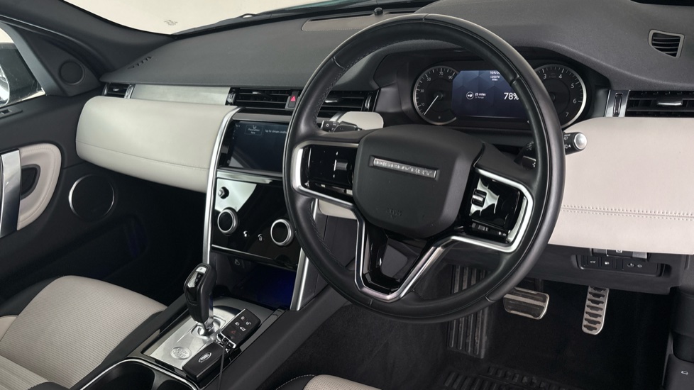 LAND ROVER DISCOVERY SPORT Image 9