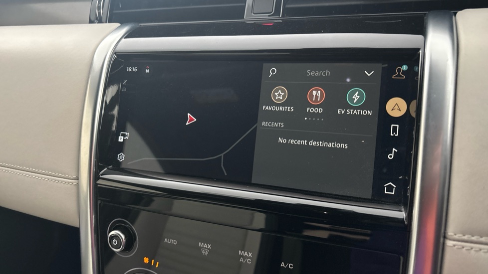 LAND ROVER DISCOVERY SPORT Image 12