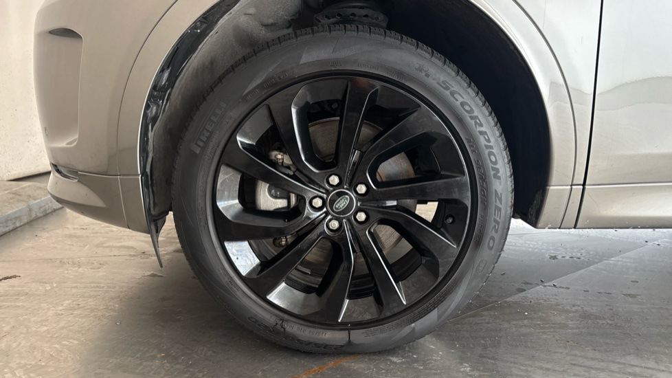 LAND ROVER DISCOVERY SPORT Image 17