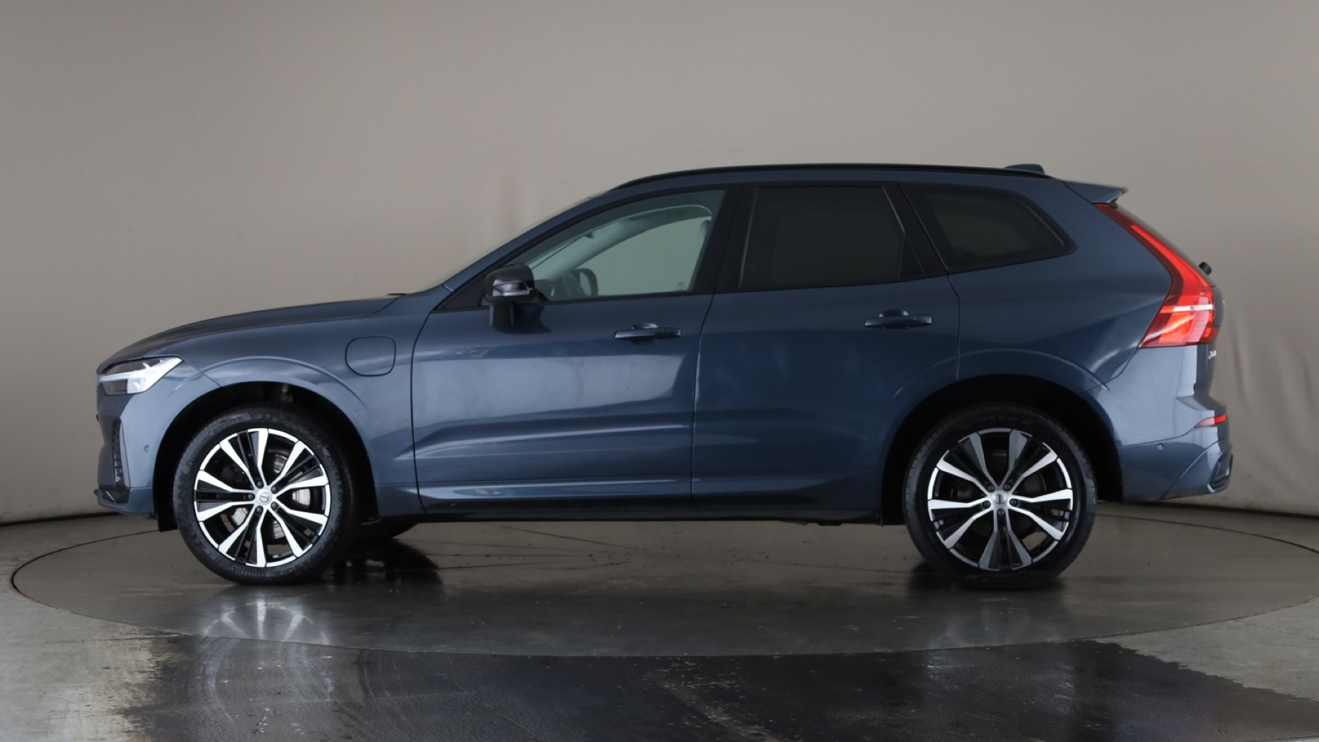 2.0 T8 [455] RC PHEV Ultimate Dark 5dr AWD Gtron