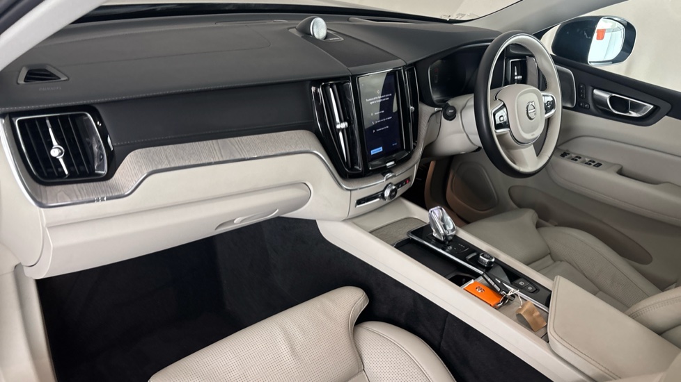 VOLVO XC60 Image 10