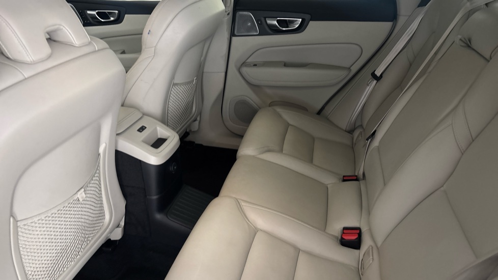 VOLVO XC60 Image 14