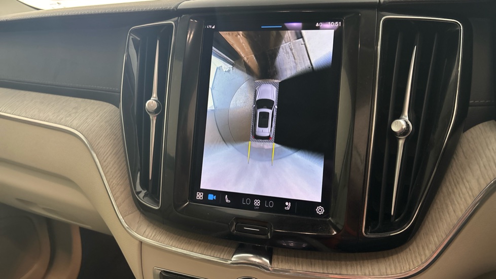 VOLVO XC60 reverse camera
