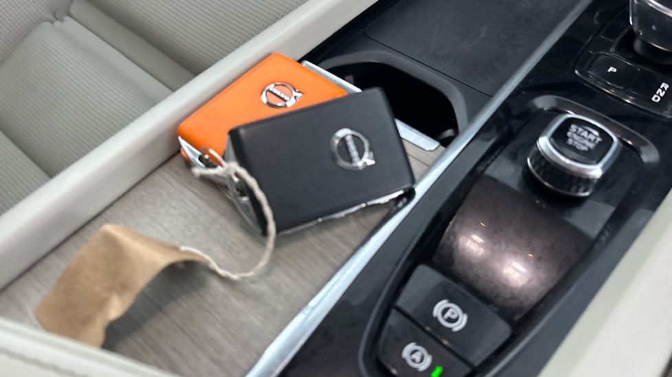 VOLVO XC60 2 keys