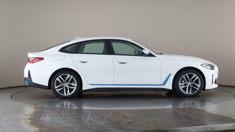 BMW I4 Image 6