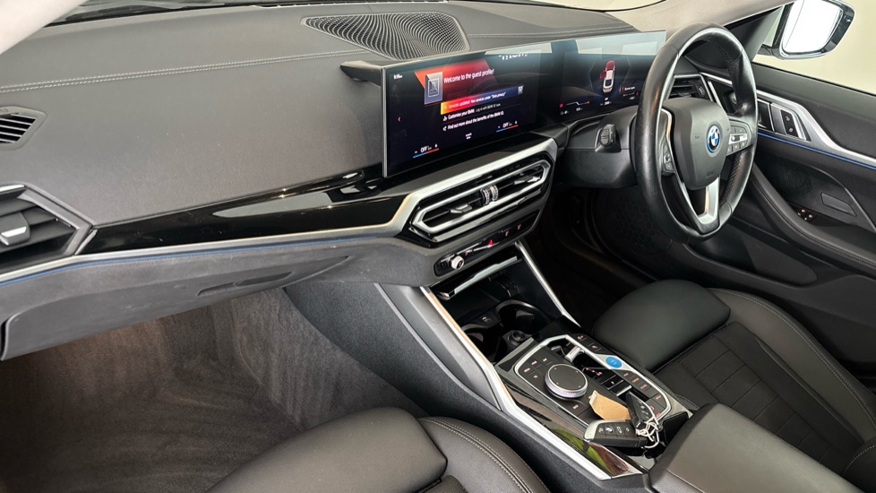 BMW I4 Image 10