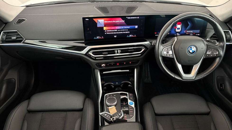 BMW I4 Image 11