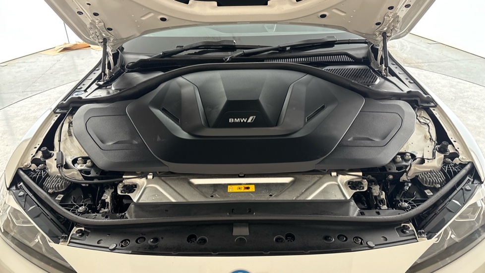BMW I4 Image 16