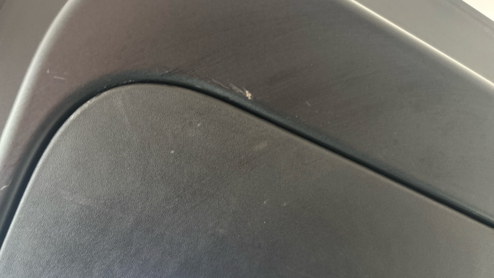 LAND ROVER RANGE ROVER SPORT scratches