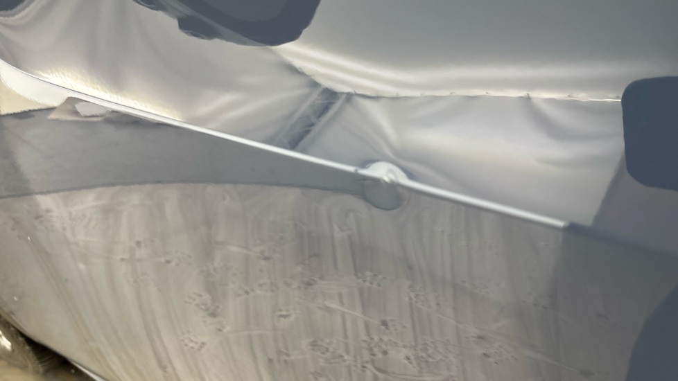 SUBARU SOLTERRA dent