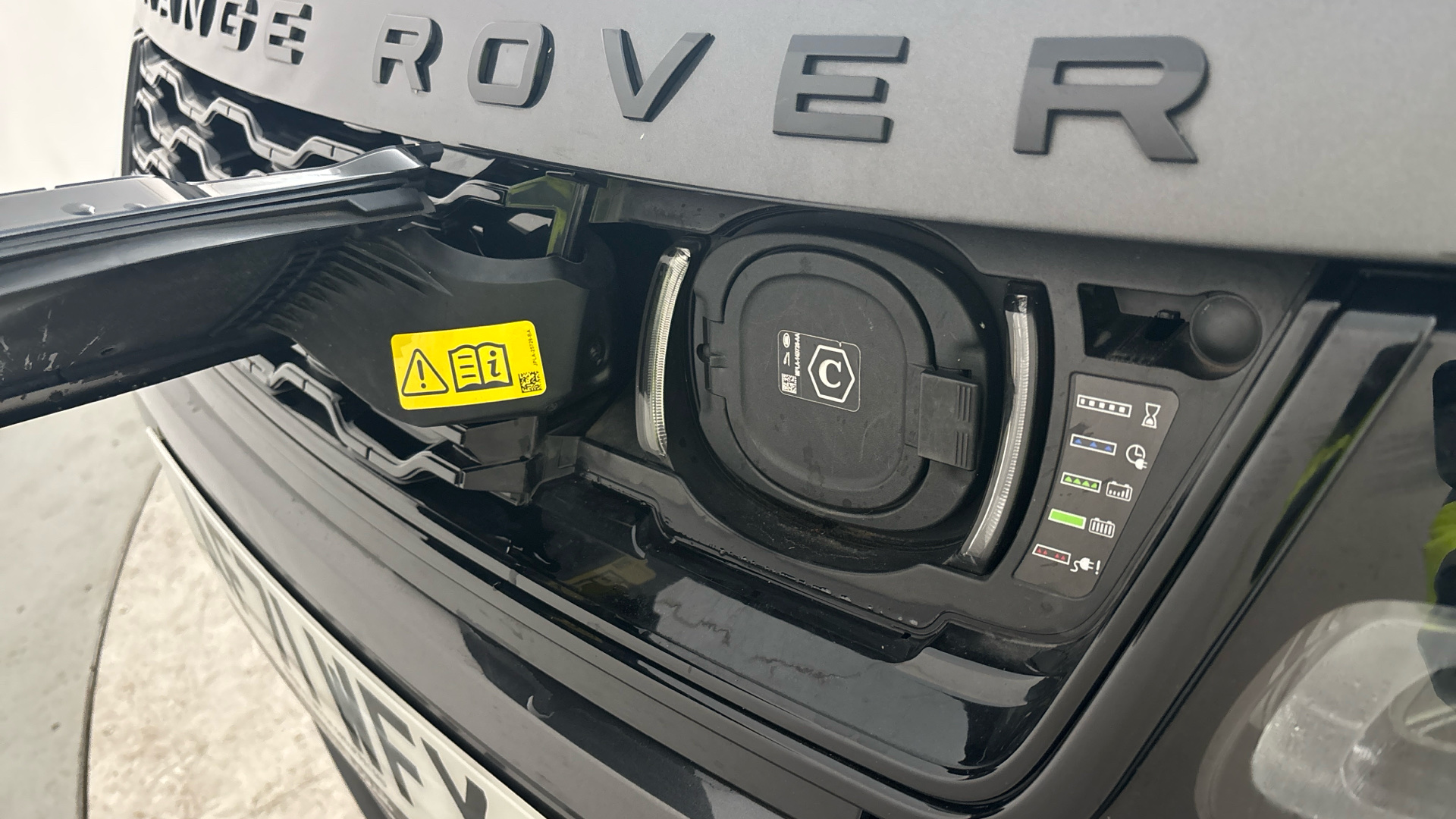 4027597 2.0 P400e Autobiography Dynamic 5dr Auto