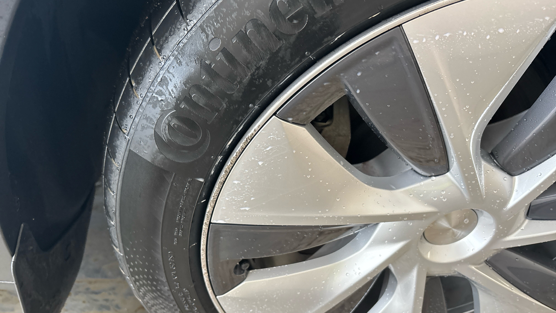 4020668 Long Range AWD 5dr Auto