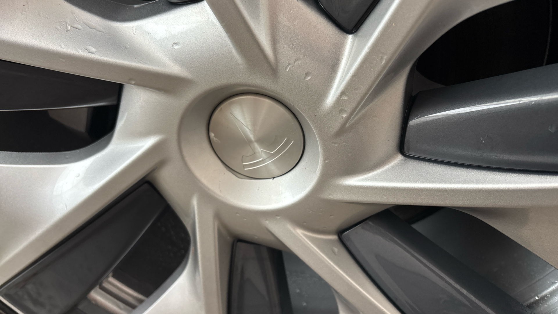 4020641 Long Range AWD 5dr Auto