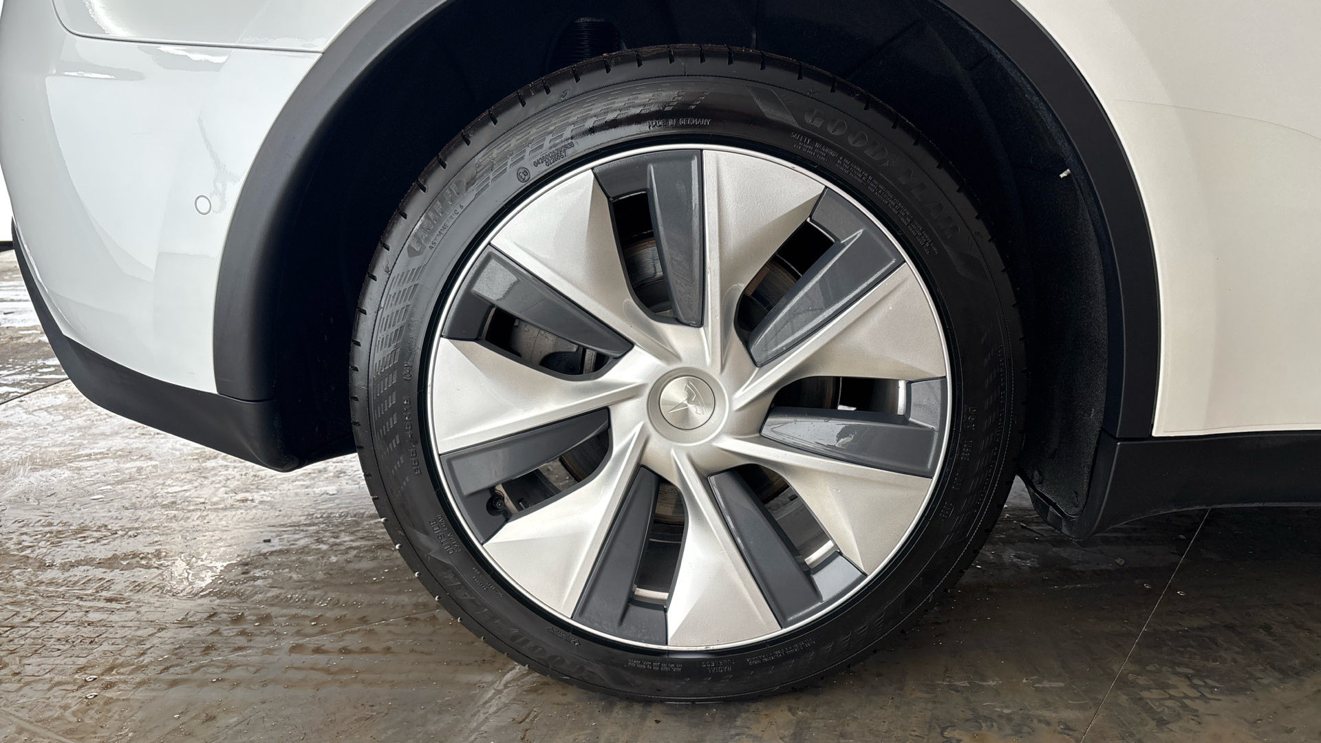 4020641 Long Range AWD 5dr Auto