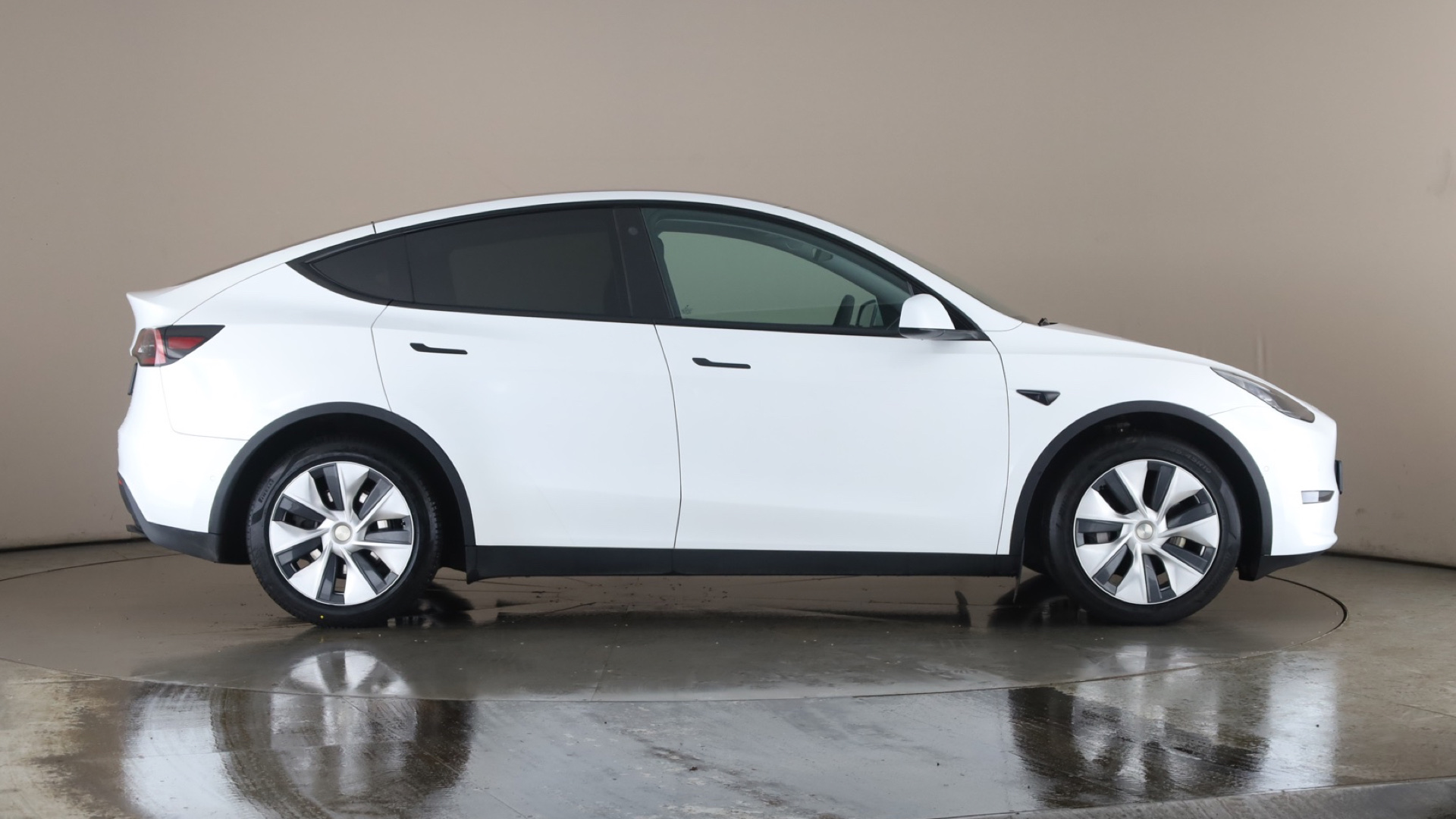 4060153 Long Range AWD 5dr Auto