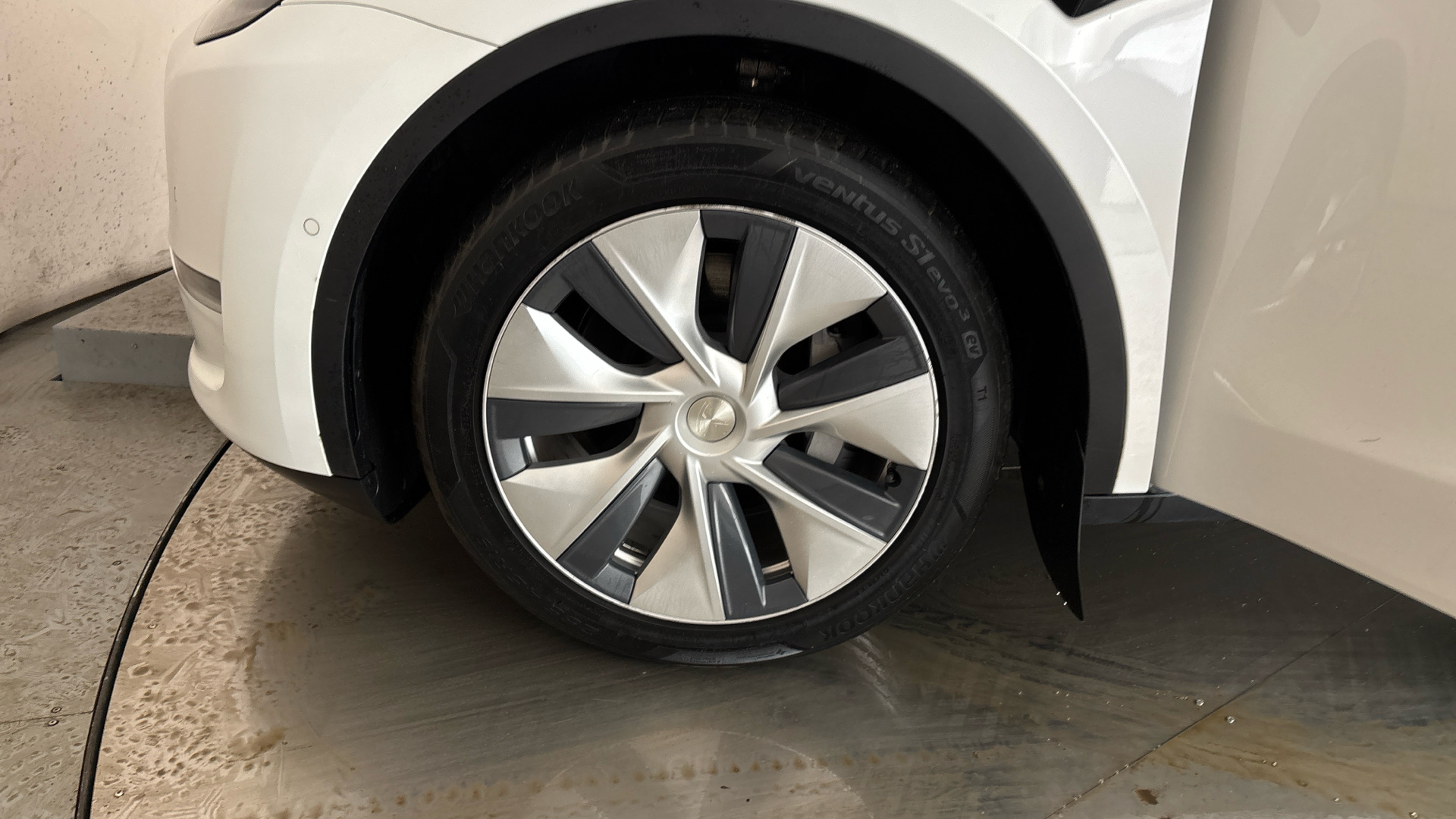 4060153 Long Range AWD 5dr Auto