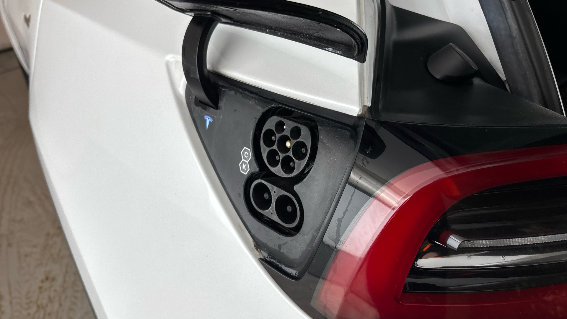 4060153 Long Range AWD 5dr Auto