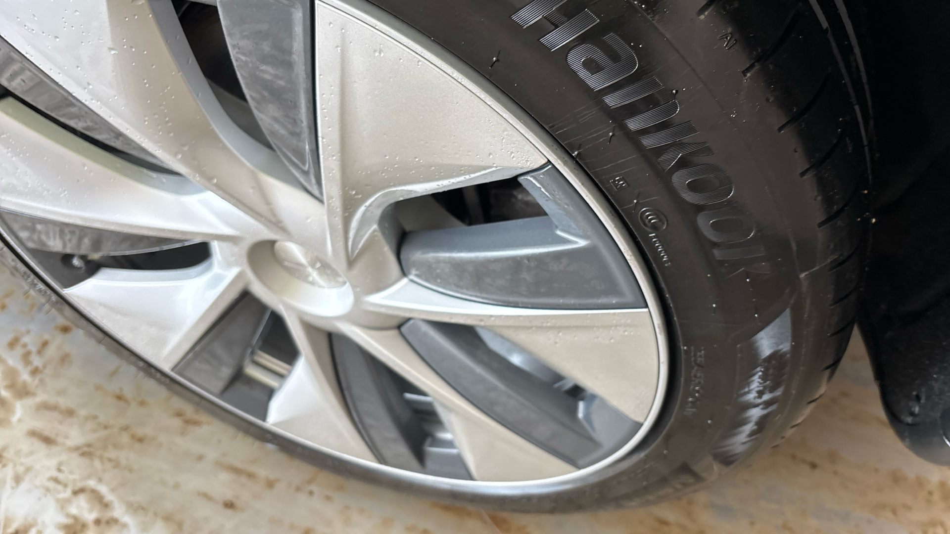 4058720 Long Range AWD 5dr Auto