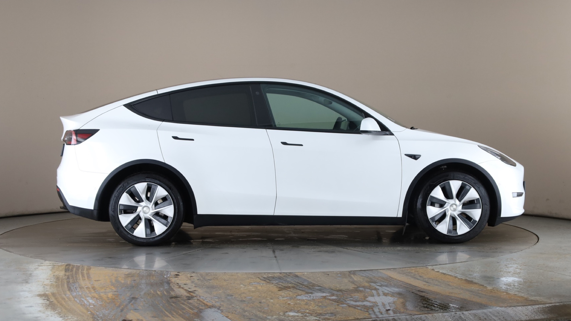 4060450 Long Range AWD 5dr Auto