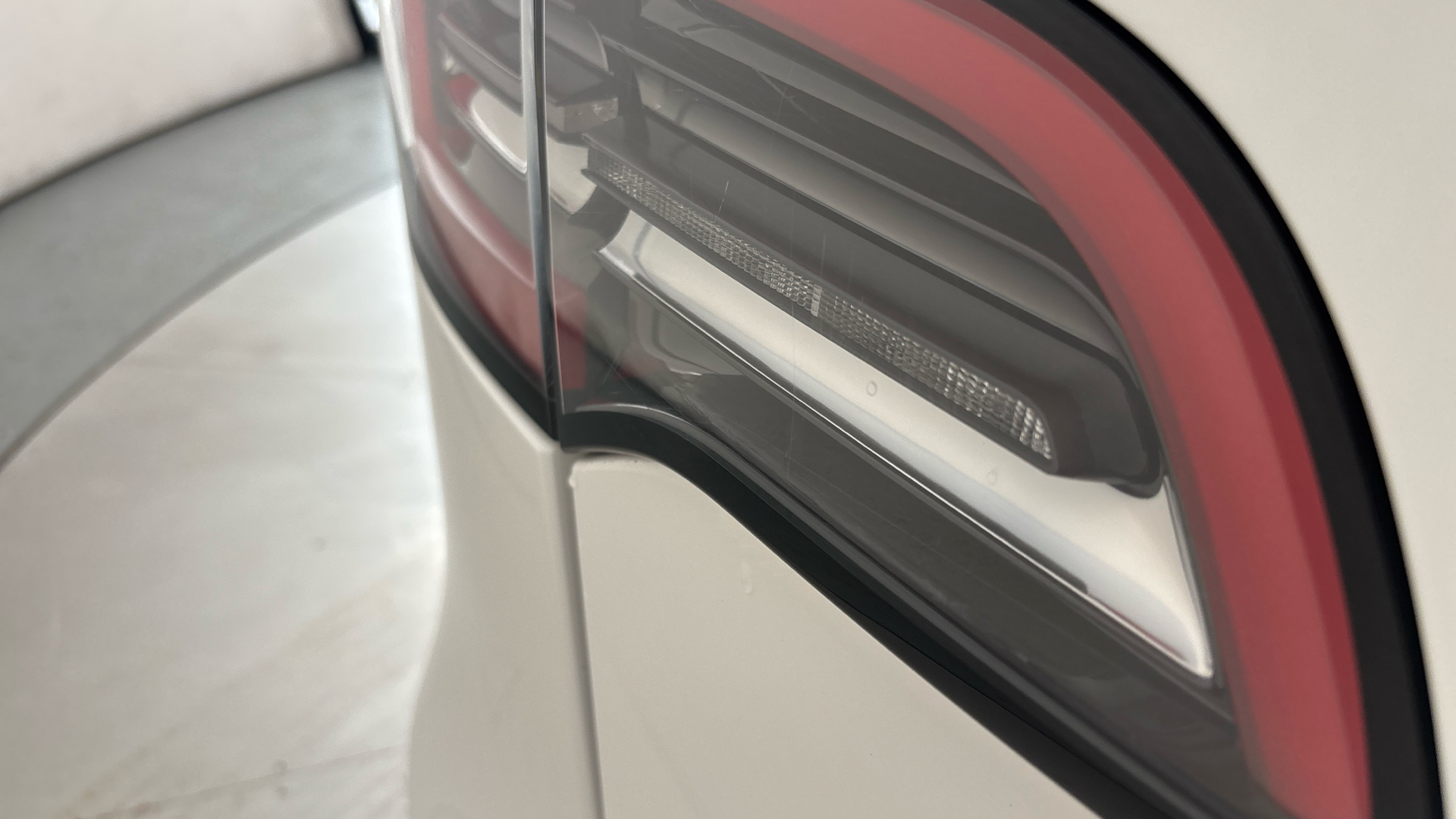 4060450 Long Range AWD 5dr Auto