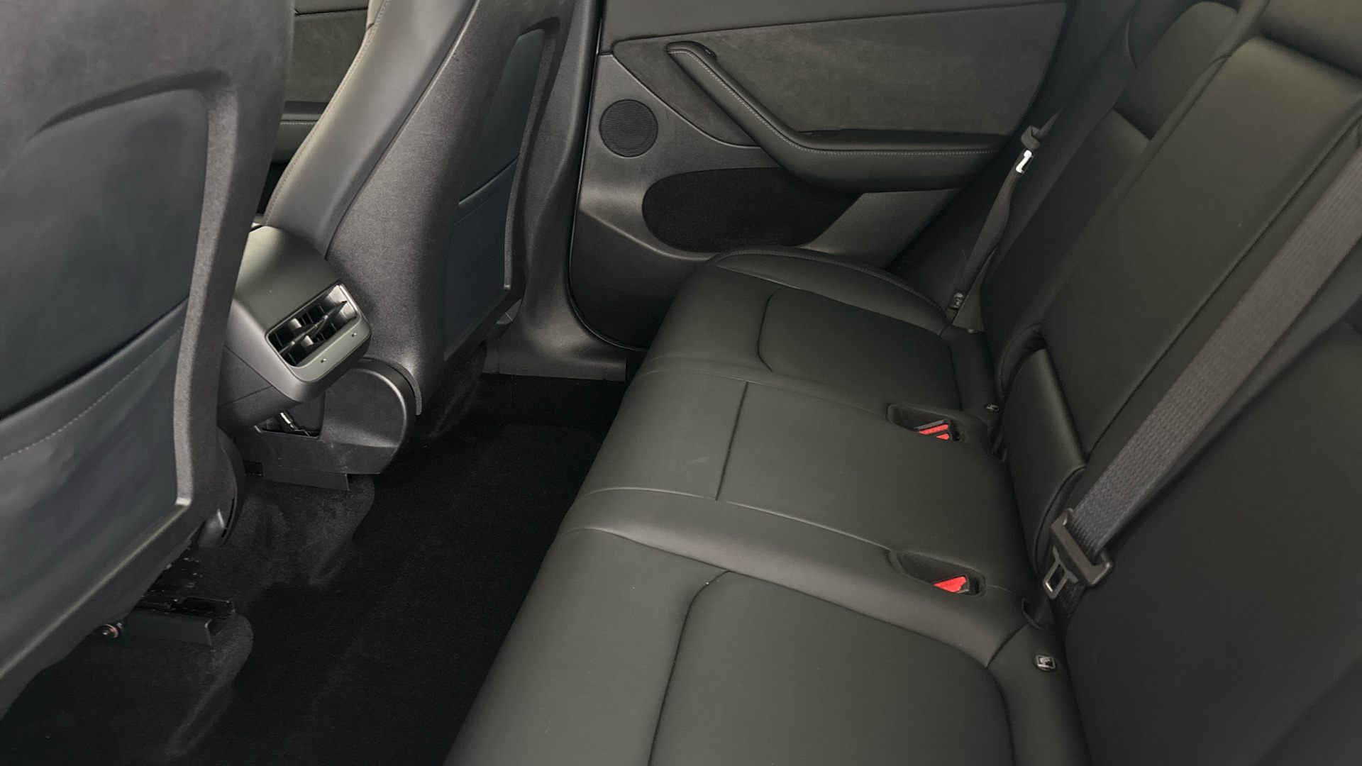 4060450 Long Range AWD 5dr Auto