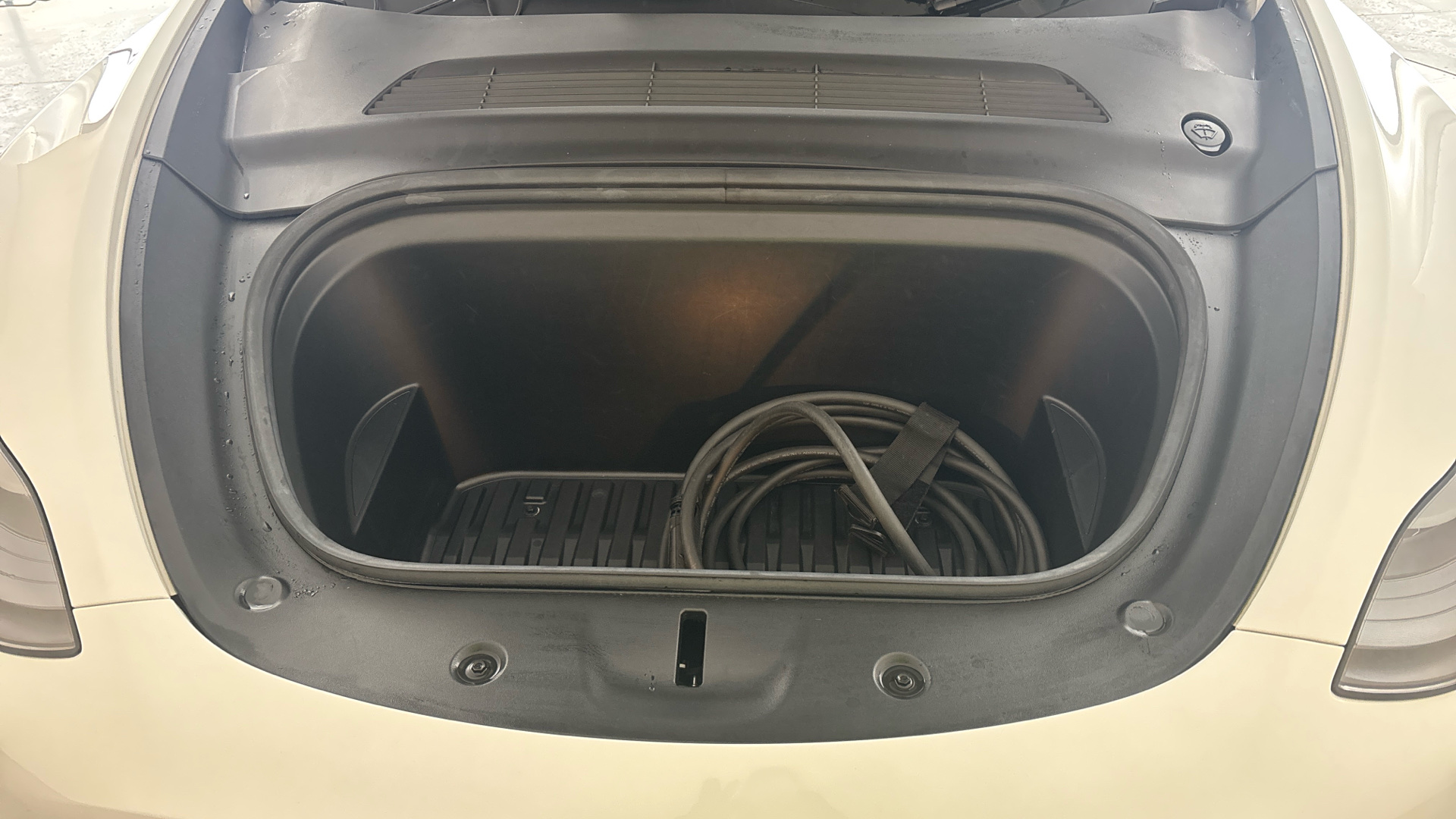 4060450 Long Range AWD 5dr Auto