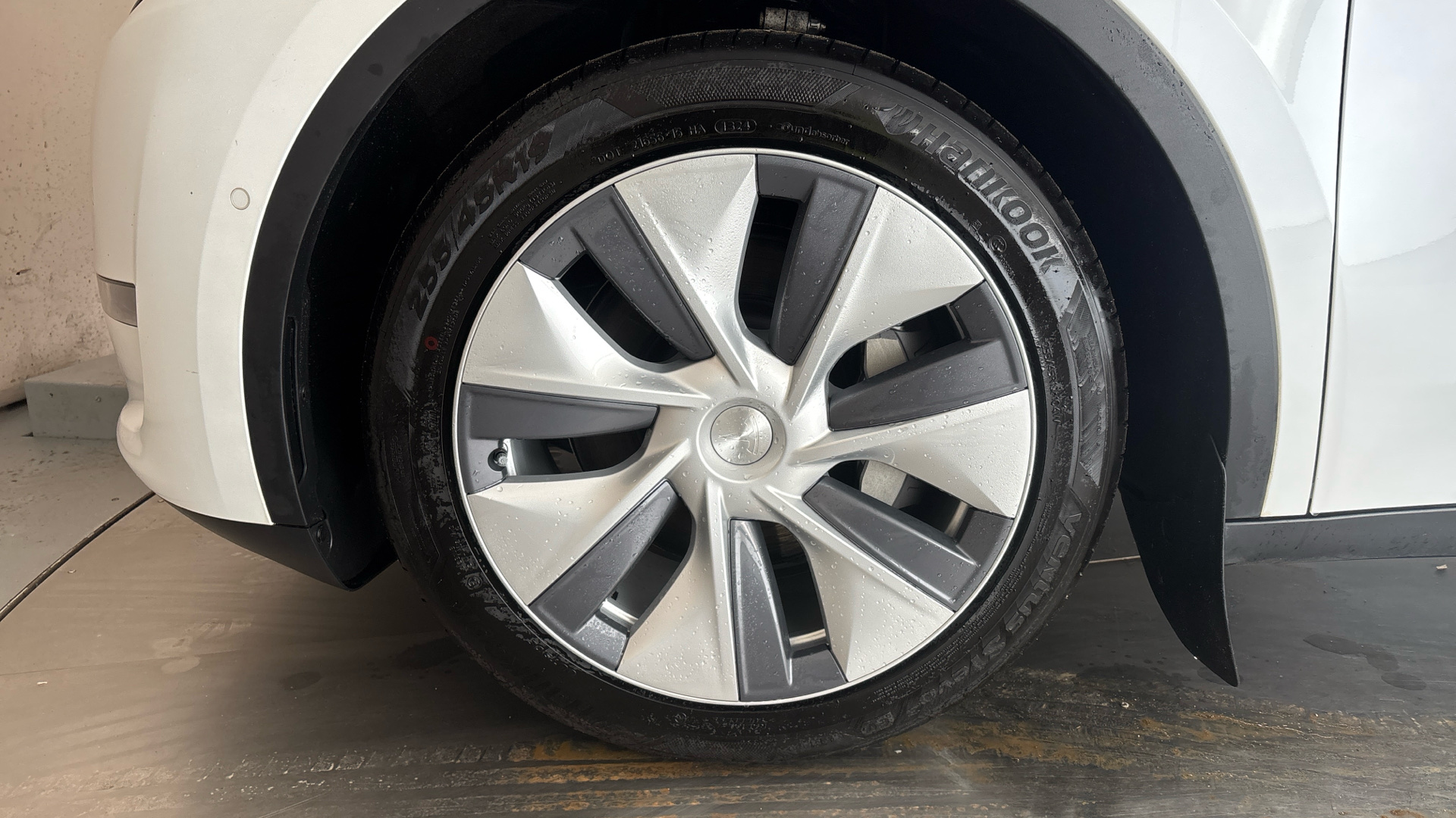 4060450 Long Range AWD 5dr Auto