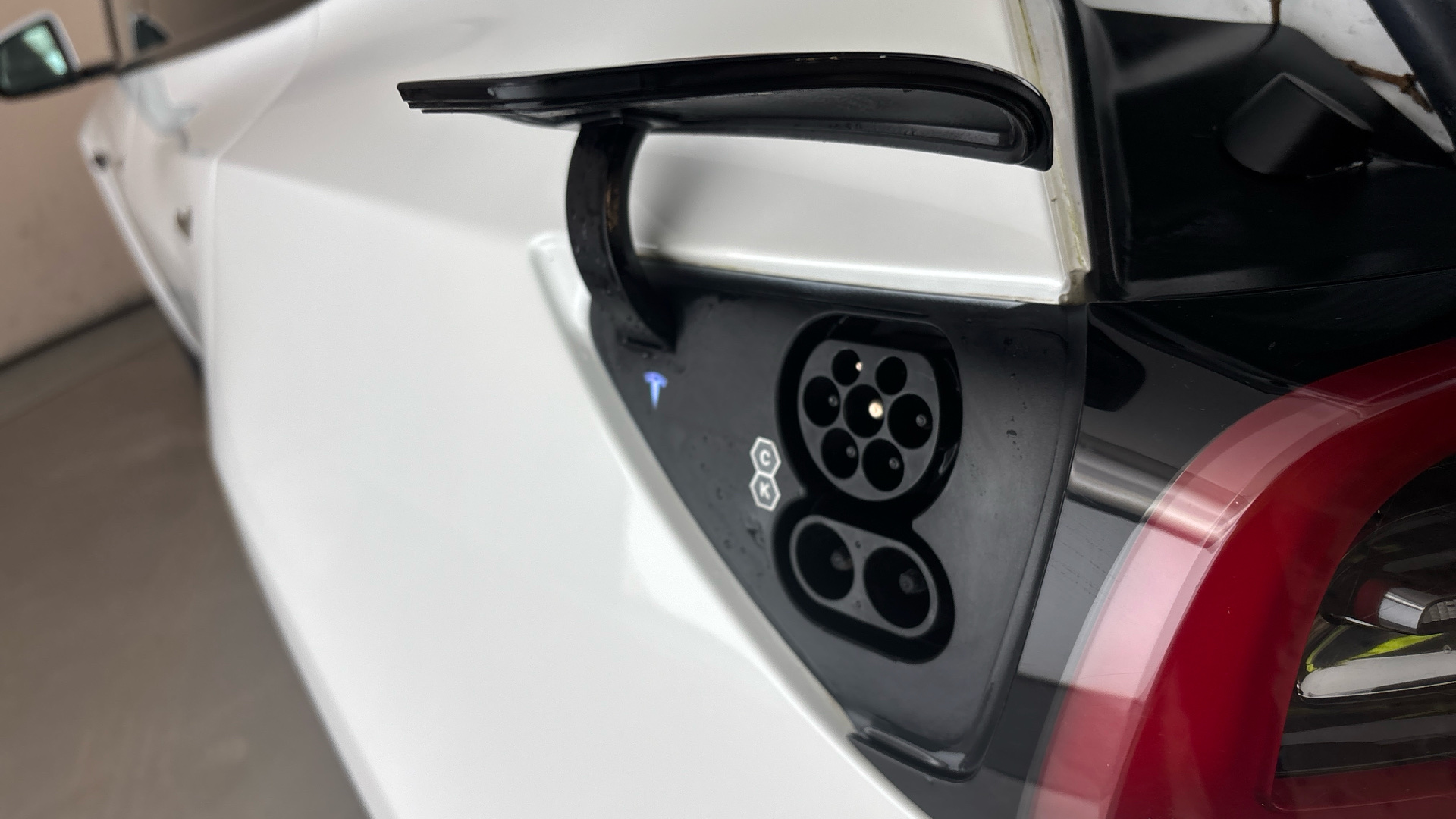 4060450 Long Range AWD 5dr Auto