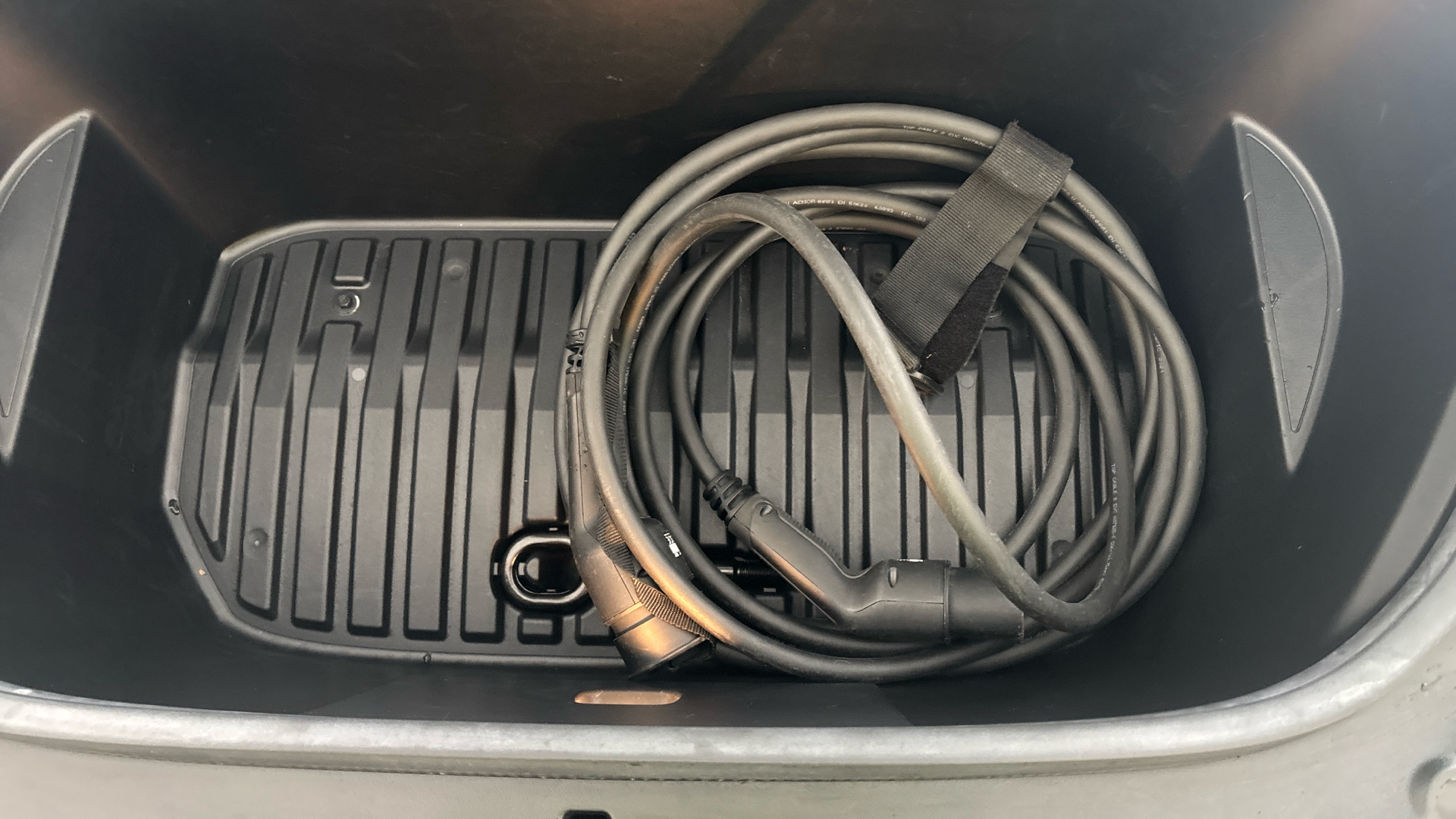 4060450 Long Range AWD 5dr Auto