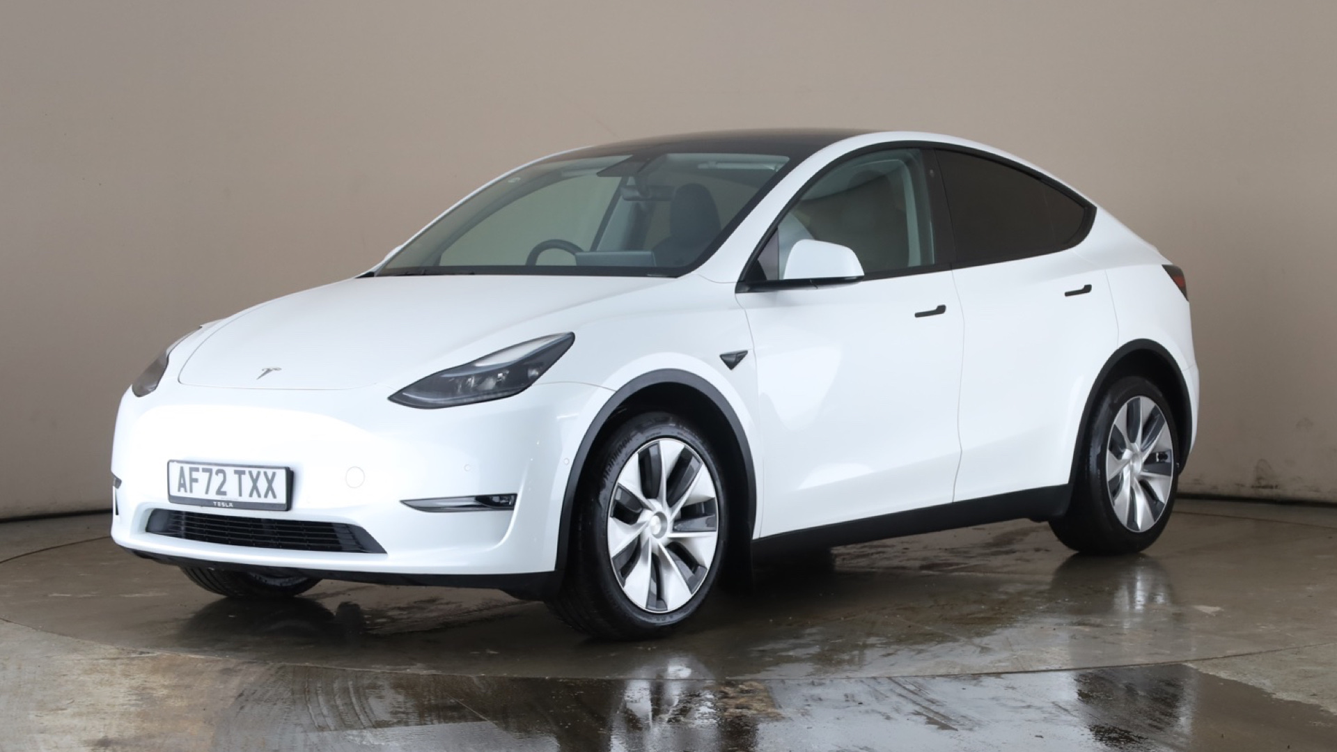 Tesla Model Y Hatchback Long Range AWD 5dr Auto