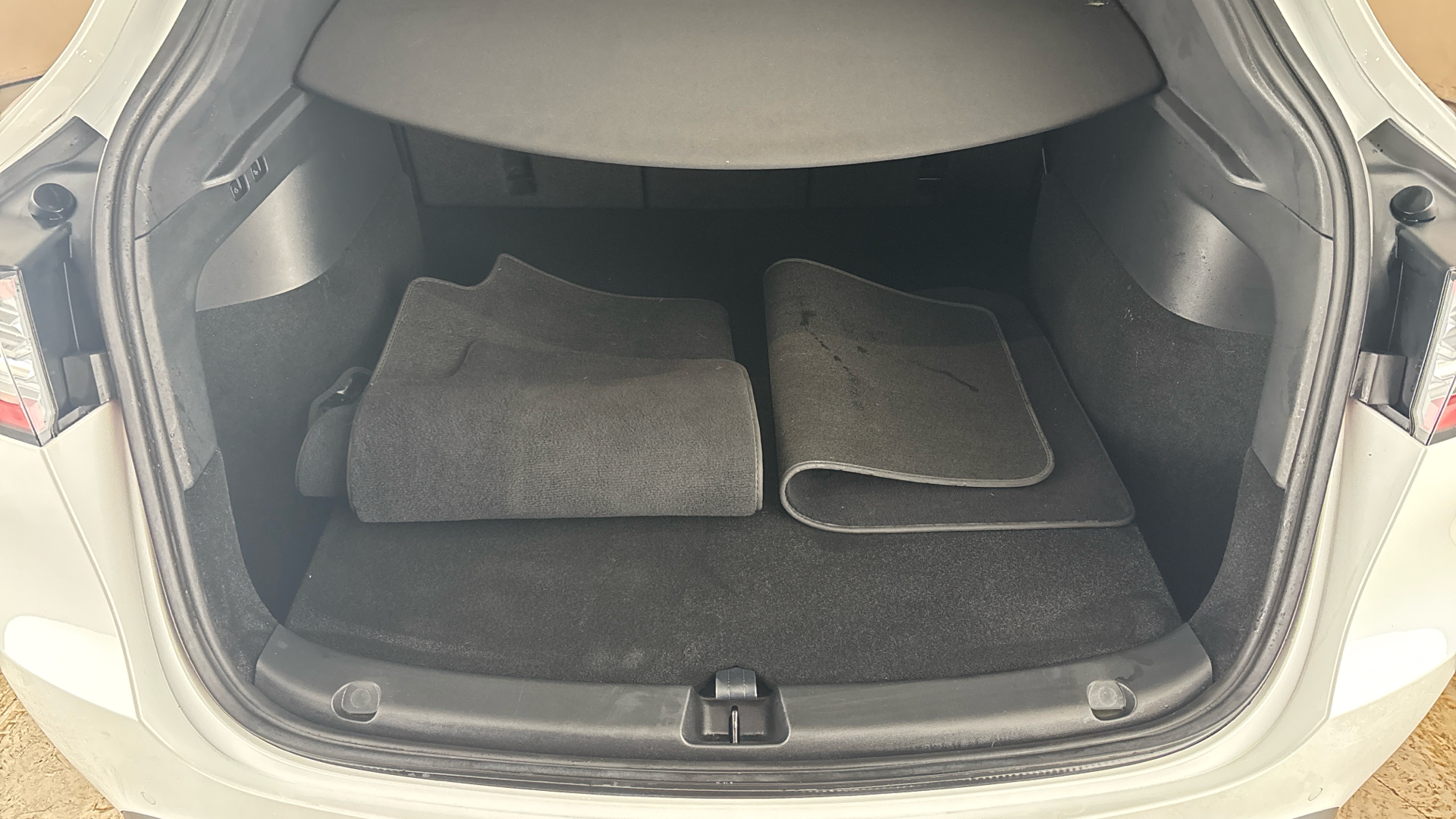 4049539 Long Range AWD 5dr Auto