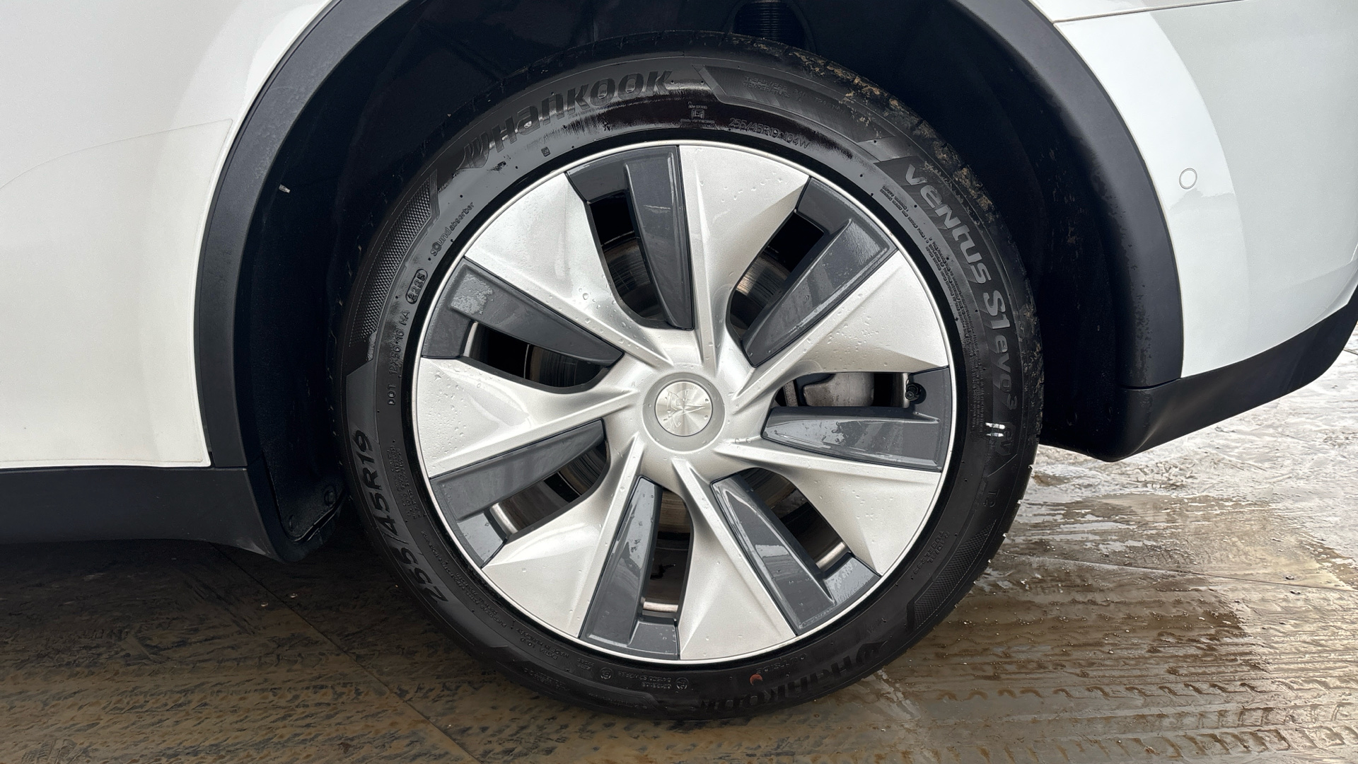 4049539 Long Range AWD 5dr Auto