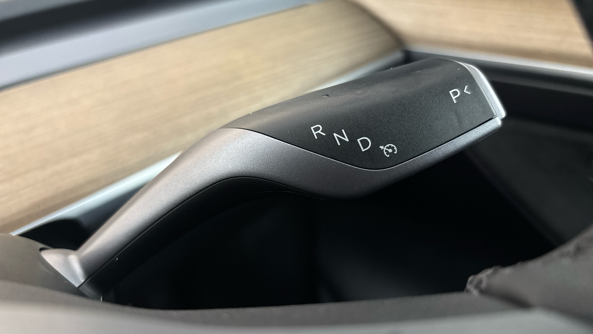 4049539 Long Range AWD 5dr Auto