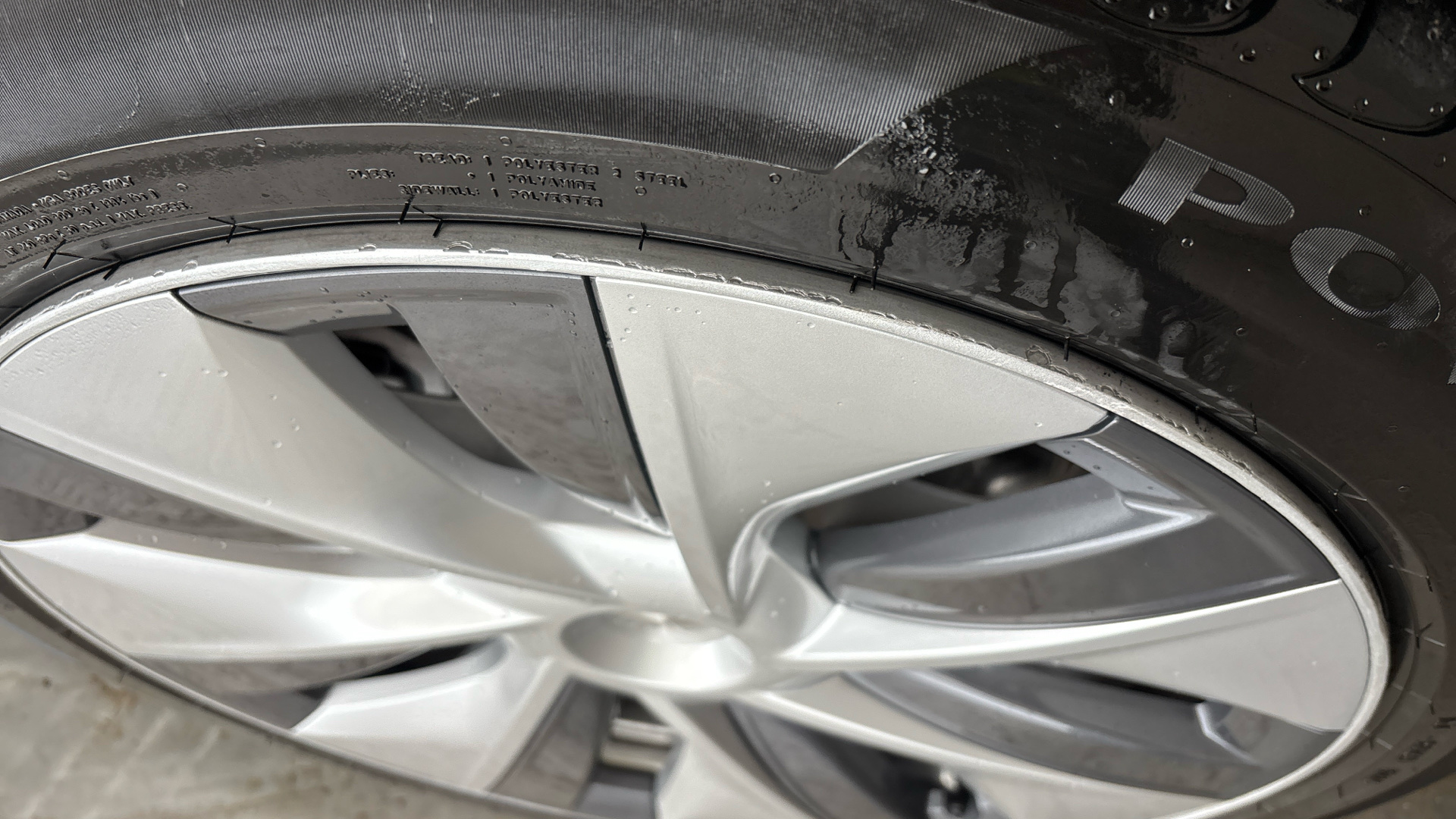 4049553 Long Range AWD 5dr Auto