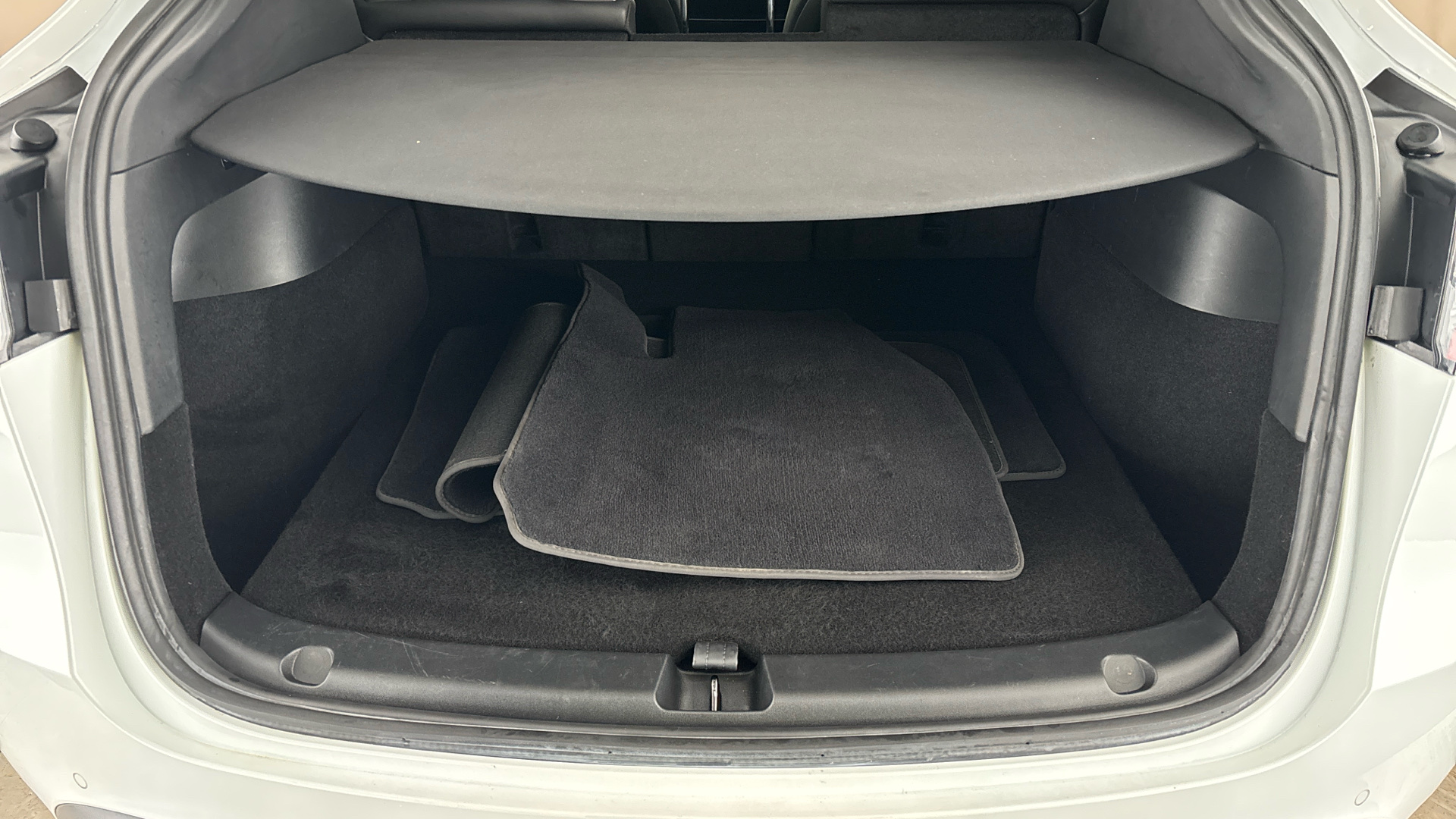 4049554 Long Range AWD 5dr Auto