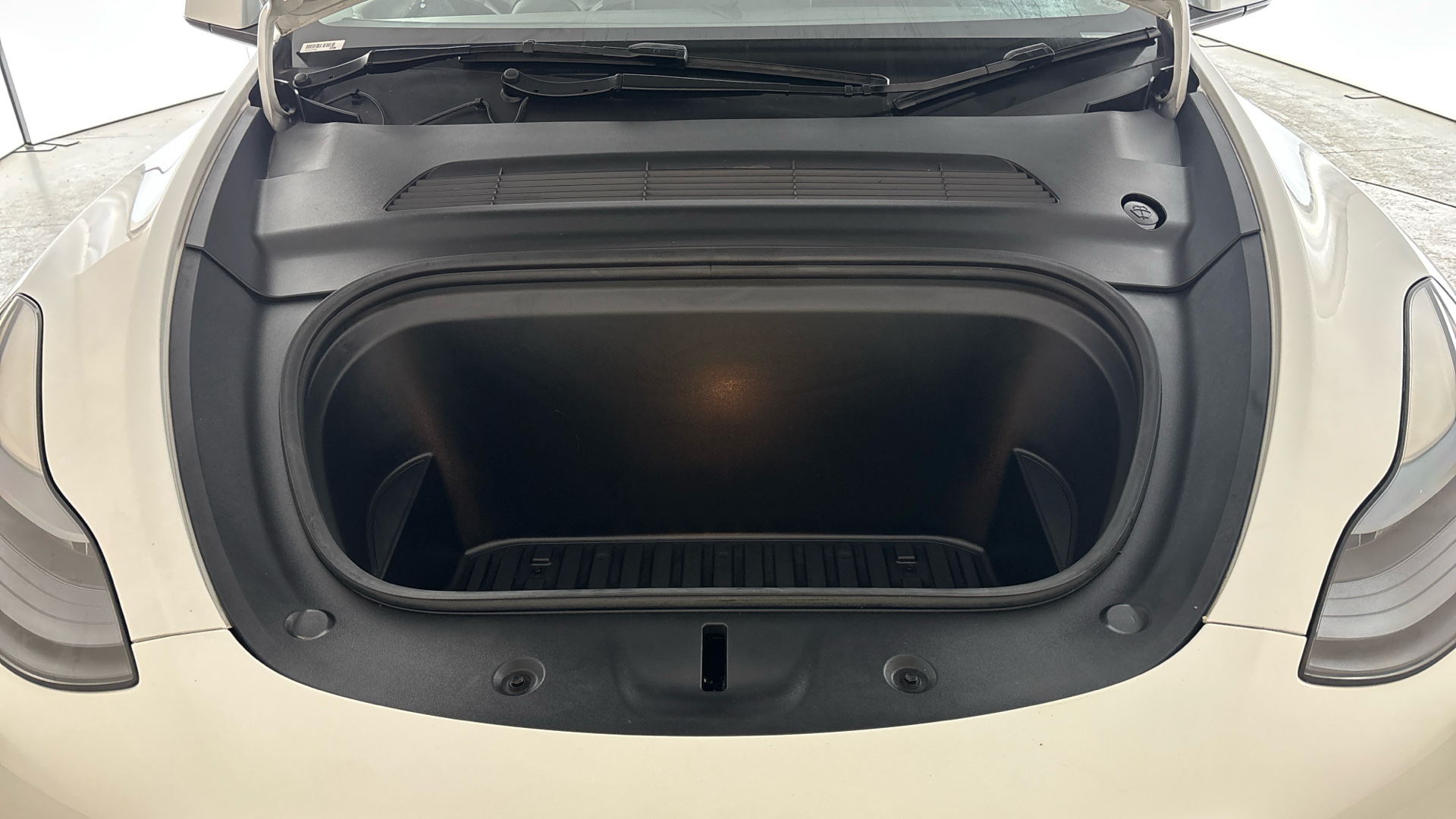 4049554 Long Range AWD 5dr Auto