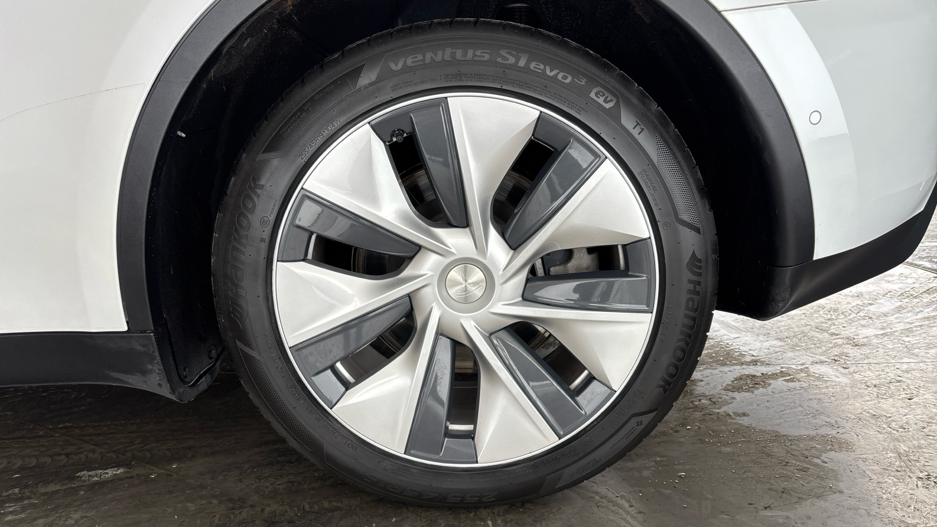 4049554 Long Range AWD 5dr Auto