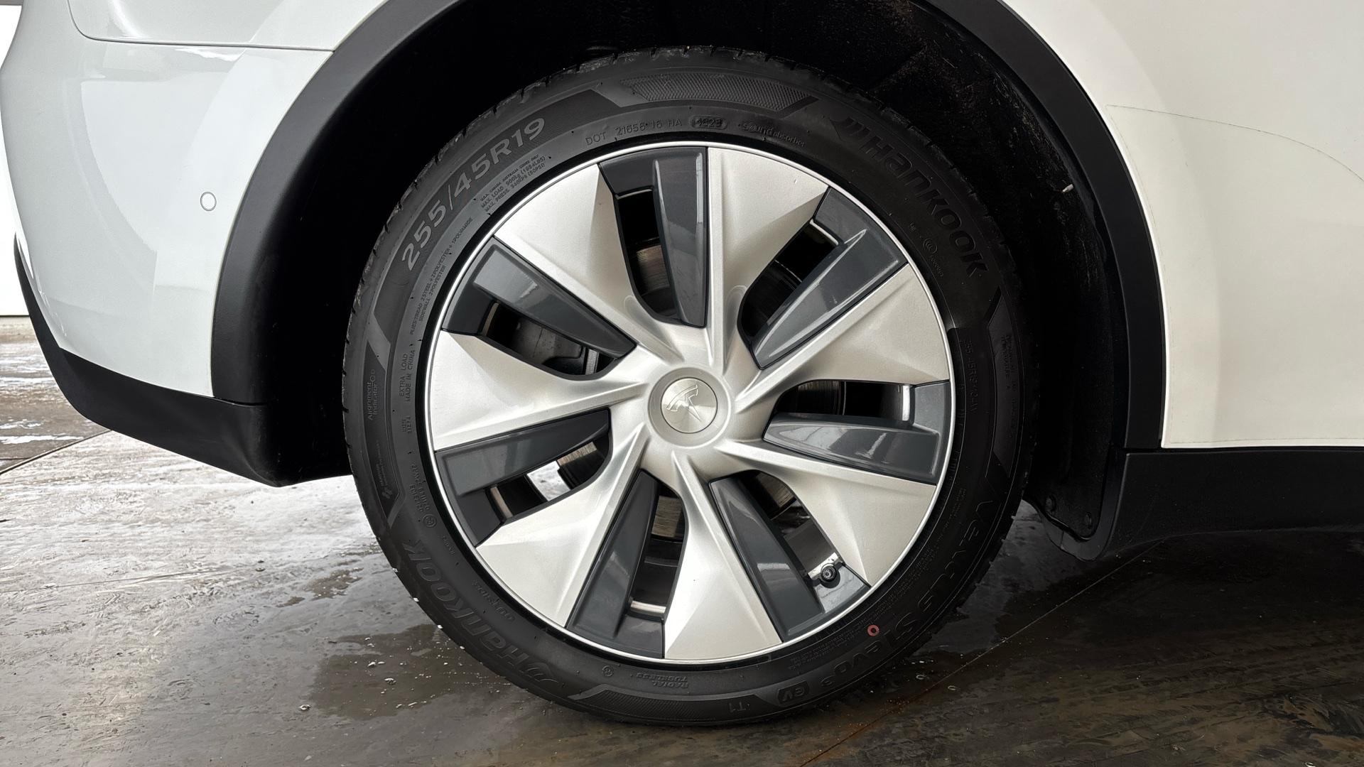 4049554 Long Range AWD 5dr Auto